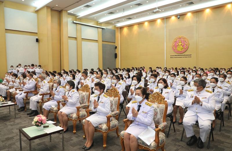 รมว.พม. เป็นประธาน�