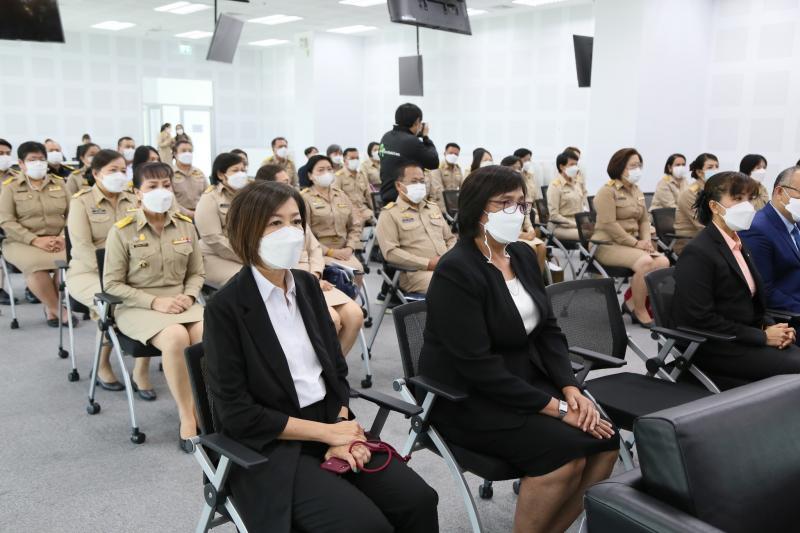 รมว.พม. เป็นประธาน�