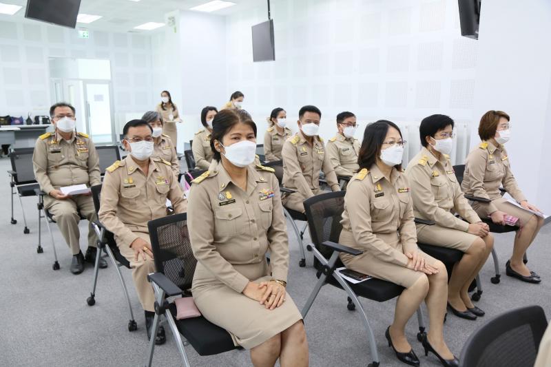 รมว.พม. เป็นประธาน�