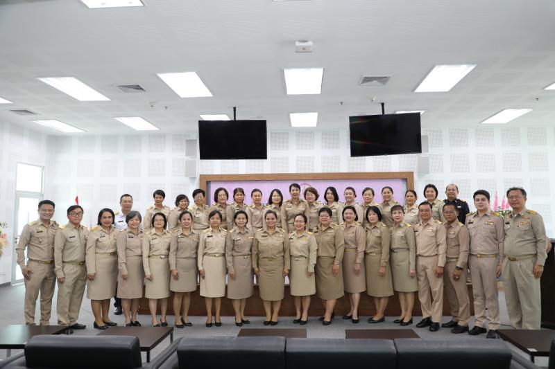รมว.พม. เป็นประธาน�