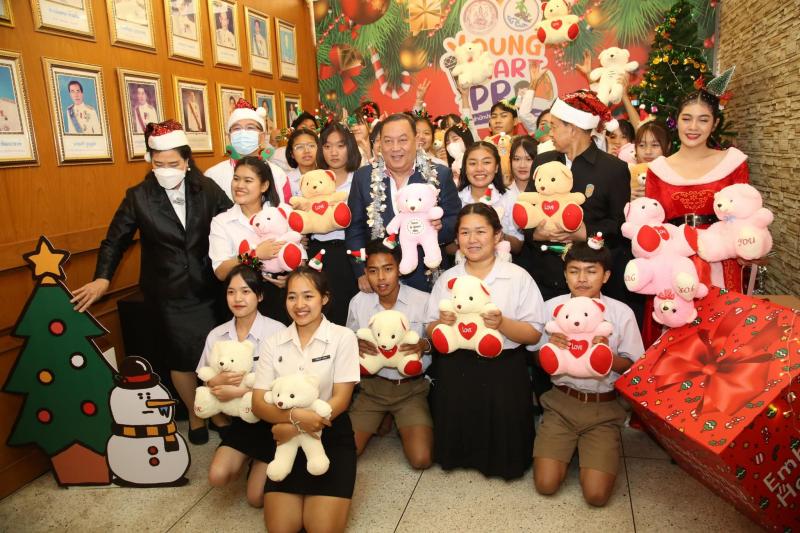รมว.พม. เป็นประธาน�