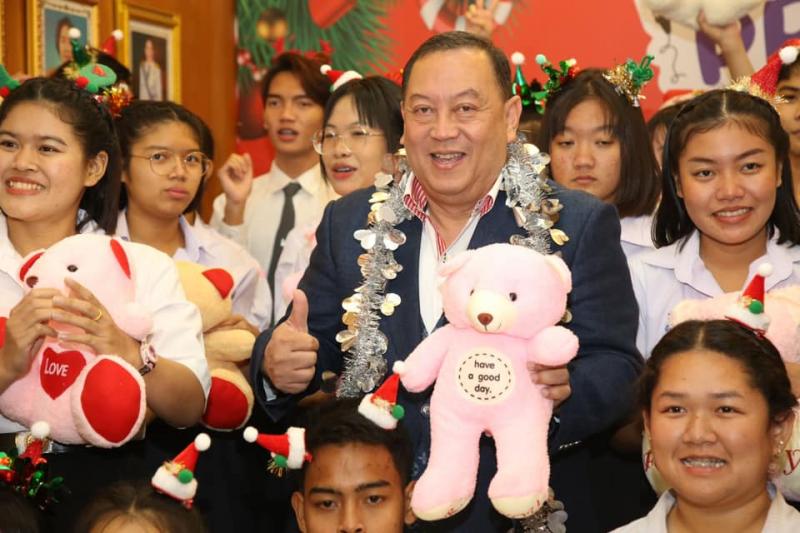 รมว.พม. เป็นประธาน�