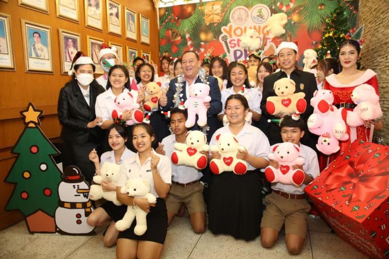 รมว.พม. เป็นประธาน�