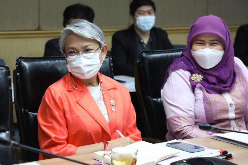 รมต.พม. เป็นประธาน�