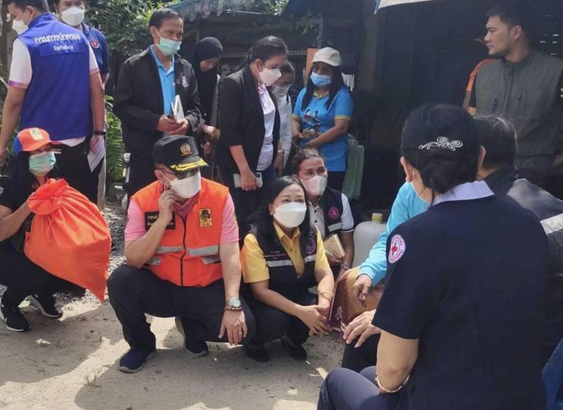รมว.พม. ให้กำลังใจ�