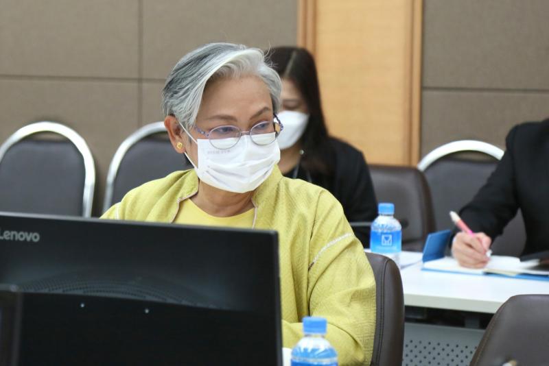 รมว.พม. เป็นปะธานก�