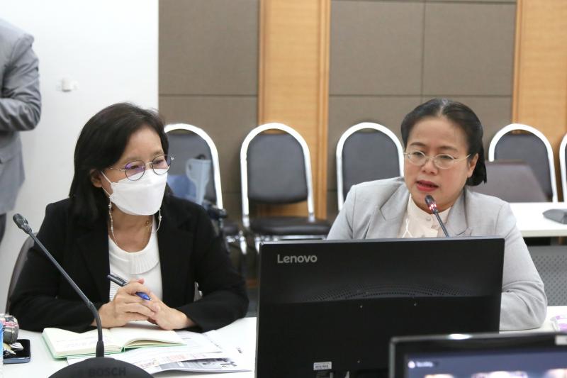 รมว.พม. เป็นปะธานก�