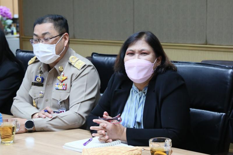รมว.พม. เป็นปะธานก�