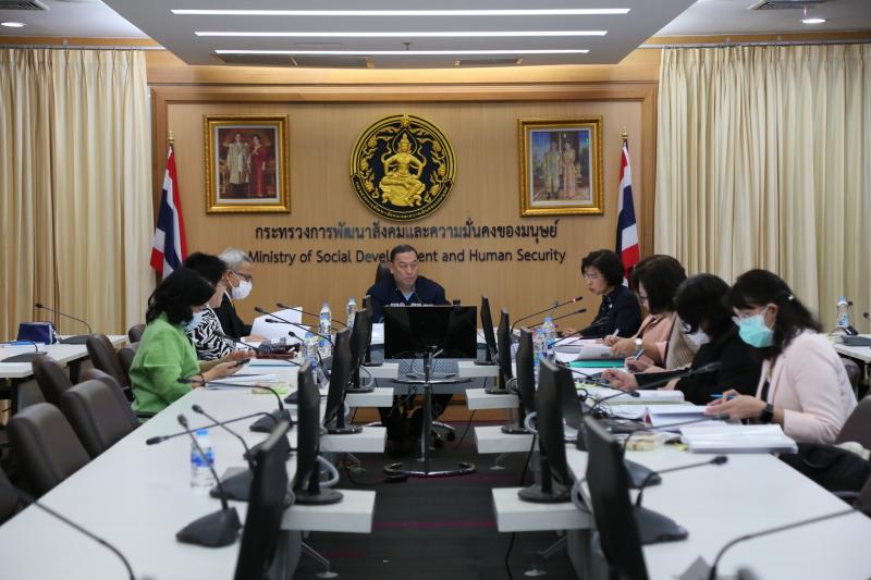 รมว.พม. เป็นประธาน�