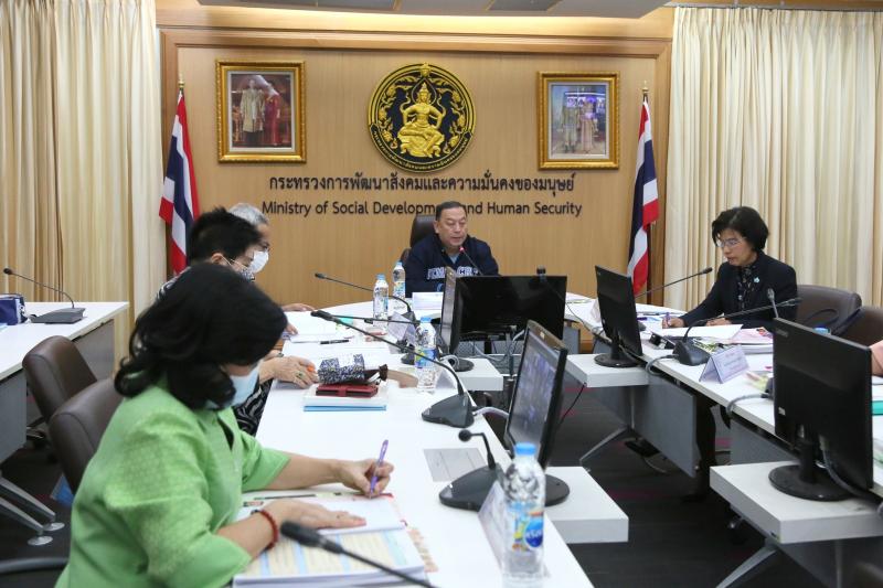รมว.พม. เป็นประธาน�