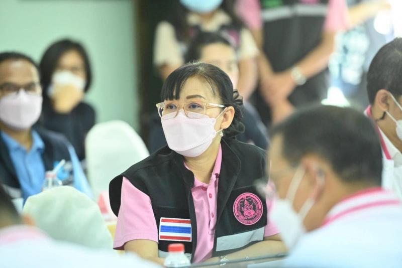 รมว.พม. เร่งเครื่อ�