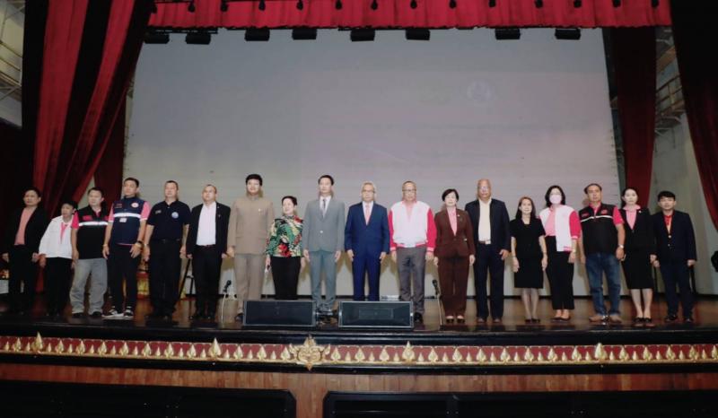 พม. จับมือ มธ. ปั้น �
