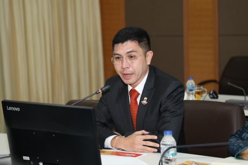 รมว.พม. เป็นประธาน�