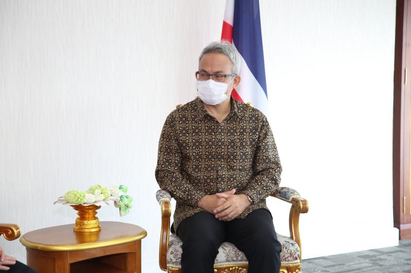 ปลัดพม. ให้การต้อน