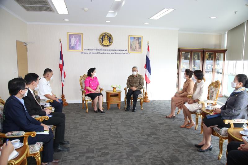 ปลัดพม. ให้การต้อน