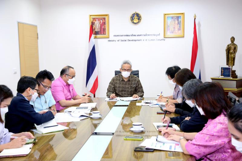ปลัดพม. ให้การต้อน