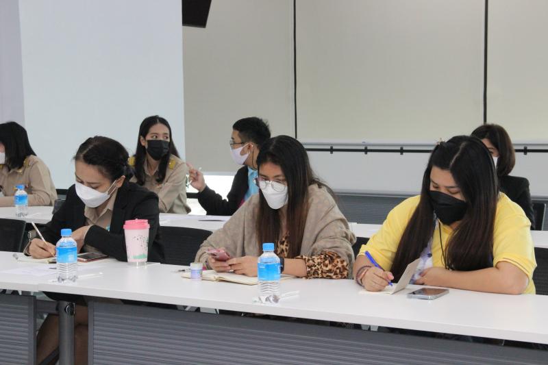 ประชุมติดตามการใ�