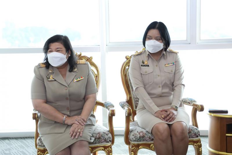 ปลัด พม. ให้การต้อ�