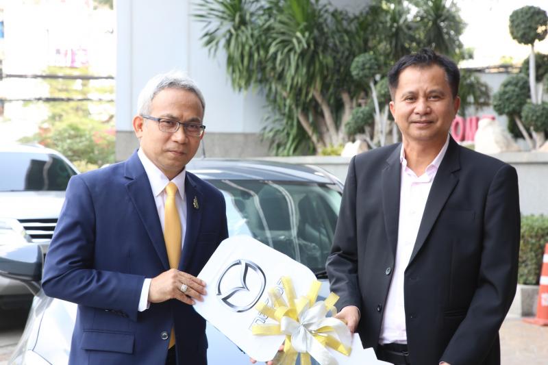 พม. มอบรถยนต์ Mazda2 ให�