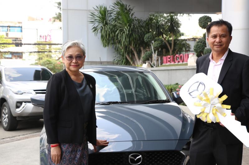 พม. มอบรถยนต์ Mazda2 ให�