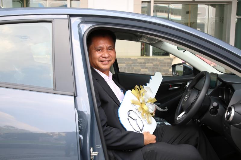 พม. มอบรถยนต์ Mazda2 ให�