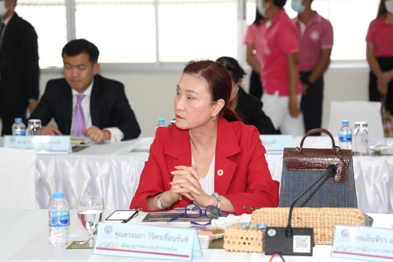พม. จับมือ สโมสรซอ�