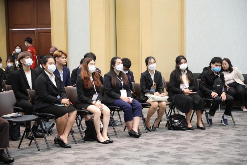 ปลัด พม. บรรยายพิเ�