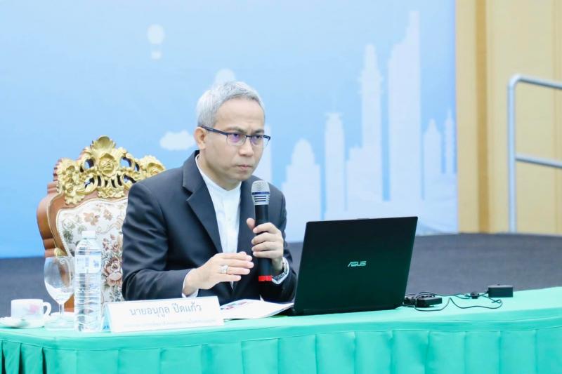 ปลัด พม. บรรยายพิเ�