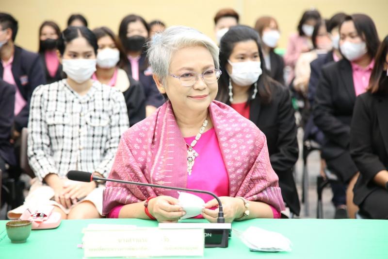พม. ร่วมกับมูลนิธิ