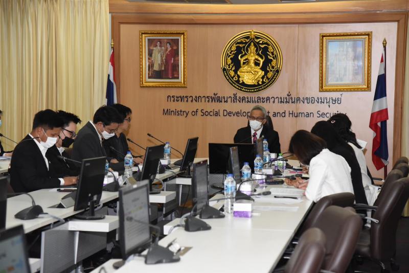 ปลัด พม. ให้สัมภาษ�