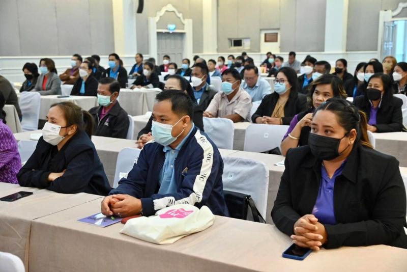 พม. มอบประกาศนียบั