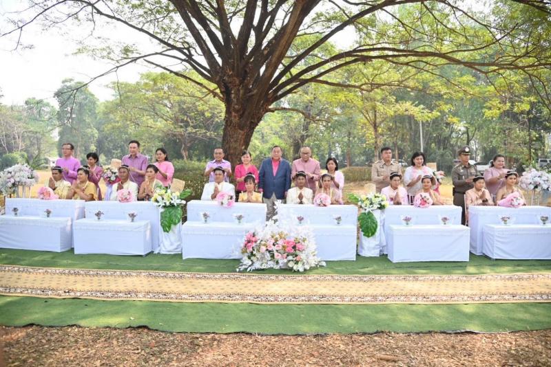 7 คู่บ่าวสาว สมรสไ�