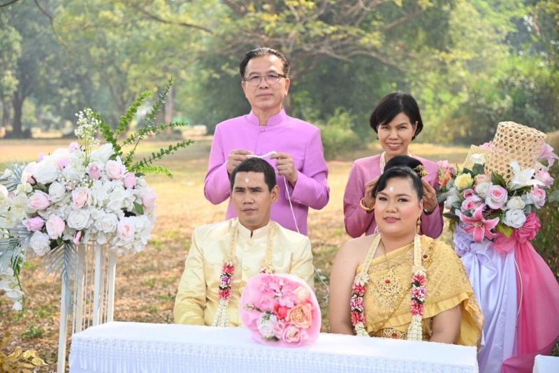 7 คู่บ่าวสาว สมรสไ�