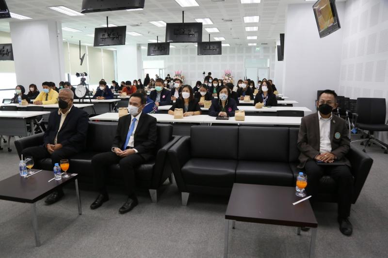 พม.จัดการประชุมคุ�
