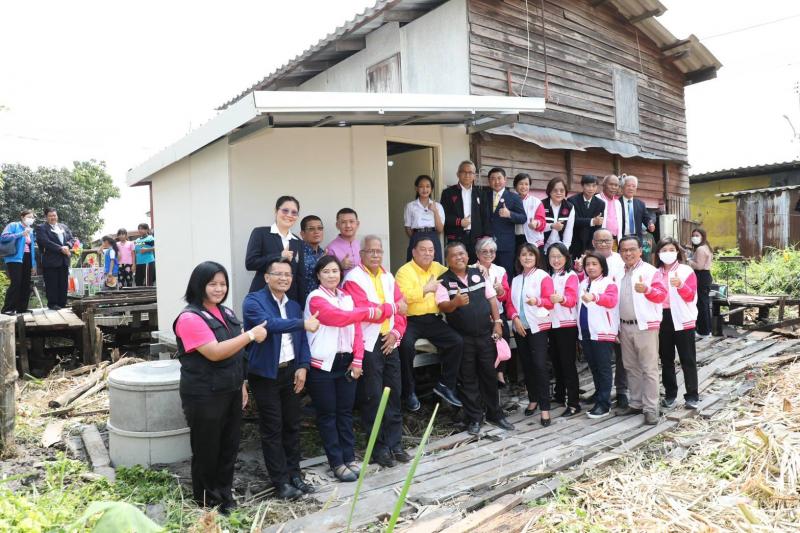 รมว.พม. เปิดศูนย์ช�
