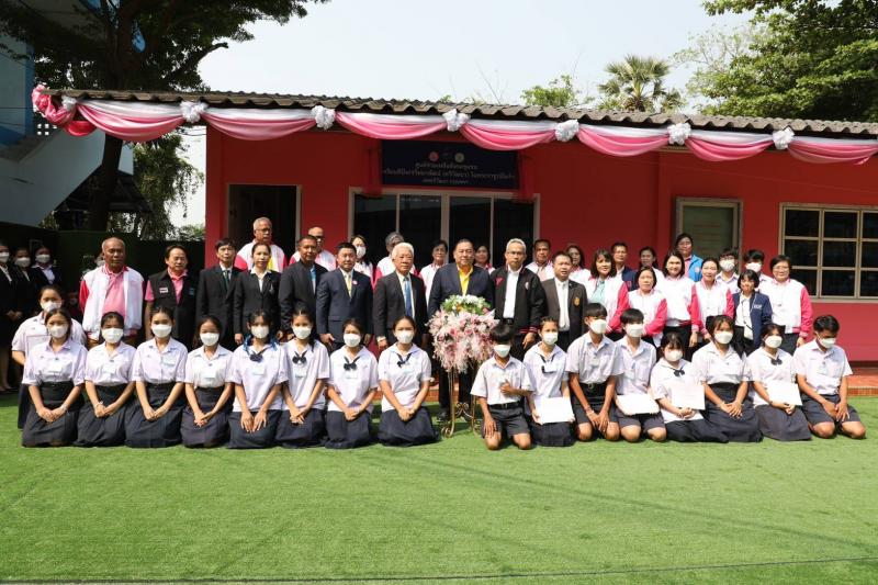 รมว.พม. เปิดศูนย์ช�