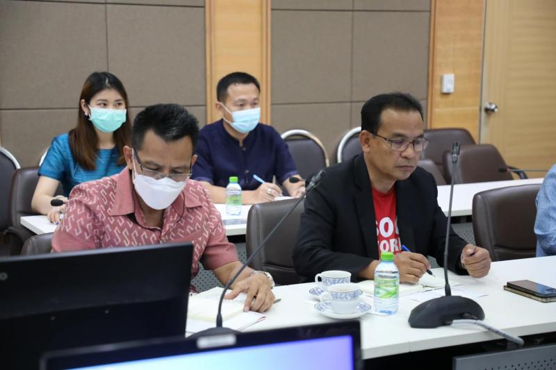 พม. ร่วมกับทีม Smiles for 