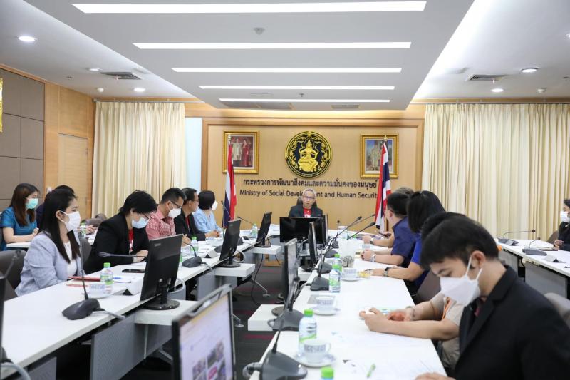 พม. ร่วมกับทีม Smiles for 