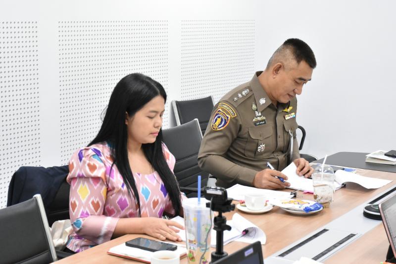 ที่ปรึกษาซาร่า หั�