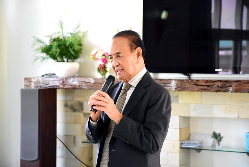 ปลัด พม. รับมอบเงิ�