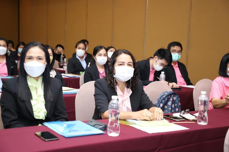 อนุกูล ปลัด พม. มอบ�