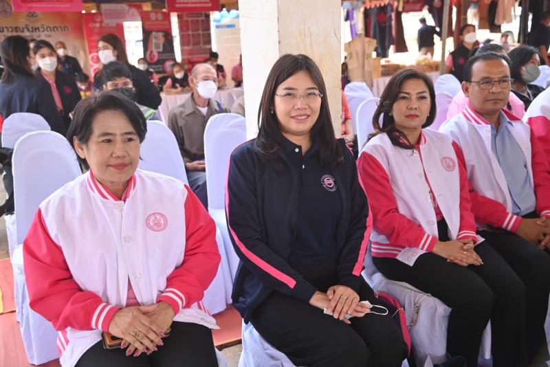รมว.พม. ลงพื้นที่ม�
