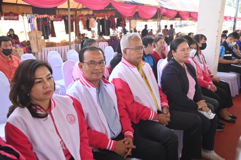 รมว.พม. ลงพื้นที่ม�