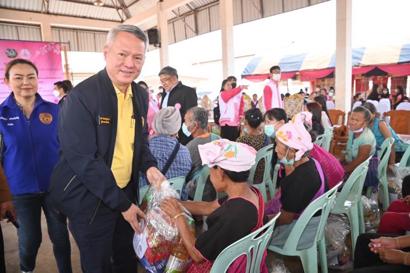 รมว.พม. ลงพื้นที่ม�