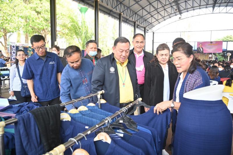 จุติ รมว.พม. เร่งเค�