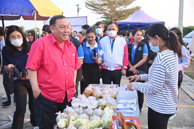 รุกเปิด Farmers Market ให้ก�
