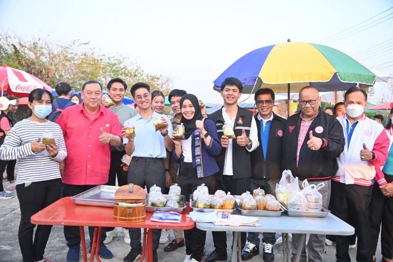 รุกเปิด Farmers Market ให้ก�