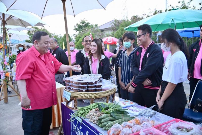 รุกเปิด Farmers Market ให้ก�