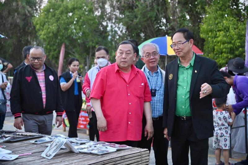 รุกเปิด Farmers Market ให้ก�