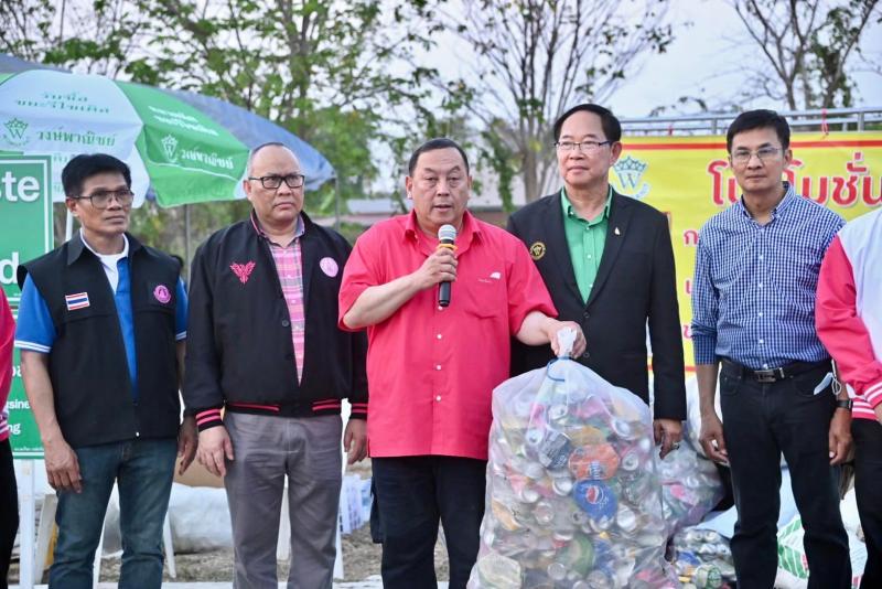 รุกเปิด Farmers Market ให้ก�